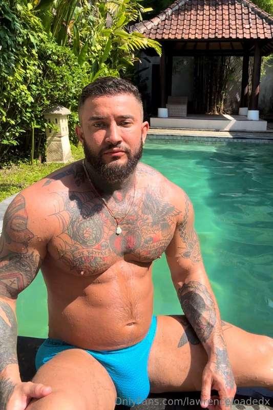 It’s so hot and humid here in Bali 🥵!
The heat makes me horn..