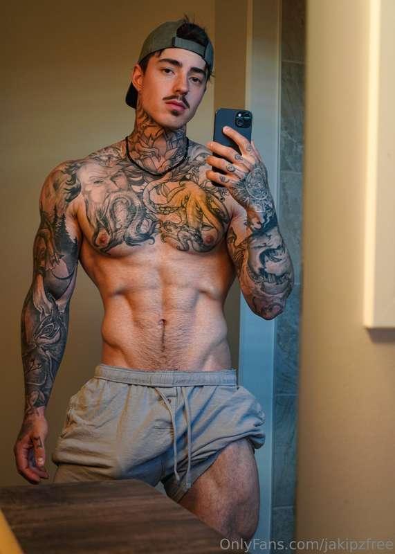 Have you wanted your favourite jock stroke this big cock lat..