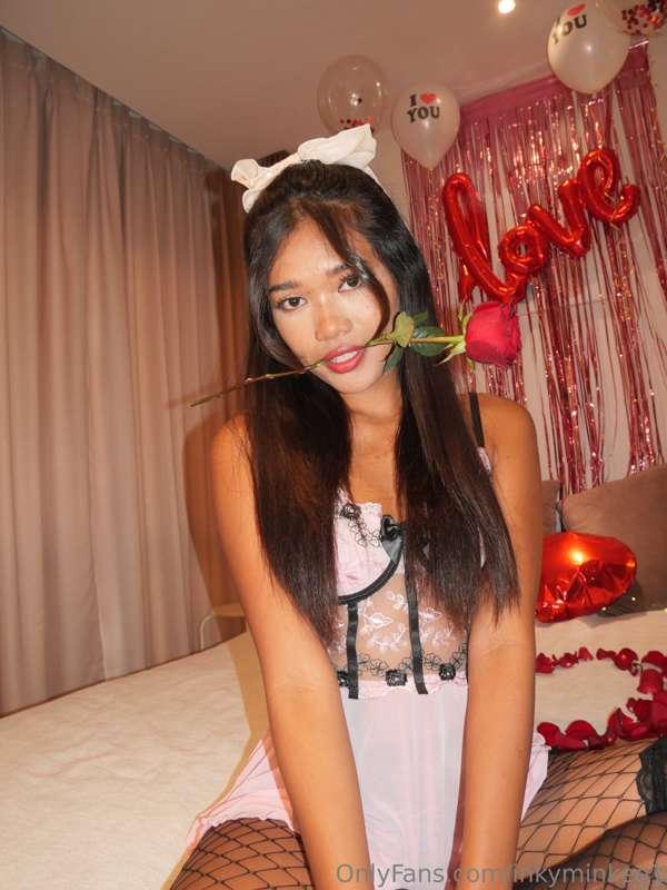 Be mine? Or at least online tonight. 😉💌 