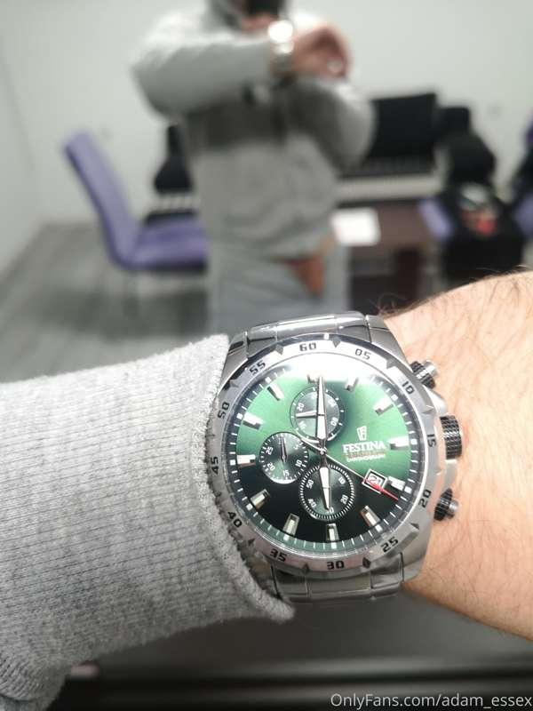 bitches be like, my watch is amazing