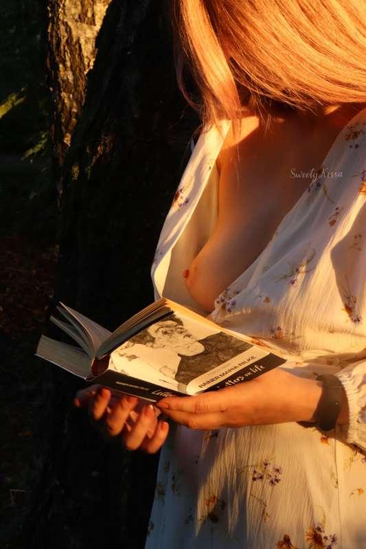 Some warm summer memories🌳☀️ 
Hello😘 