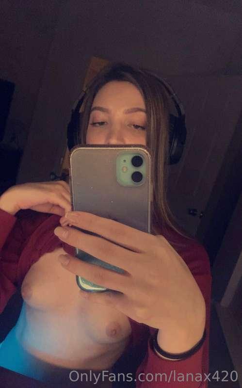 😈