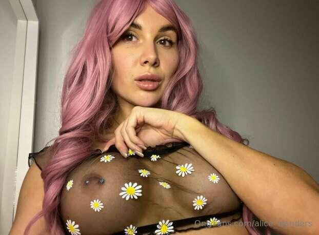 Follow My besties  @kristinafrye
FULLY FREE PAGE🔥
She has so..