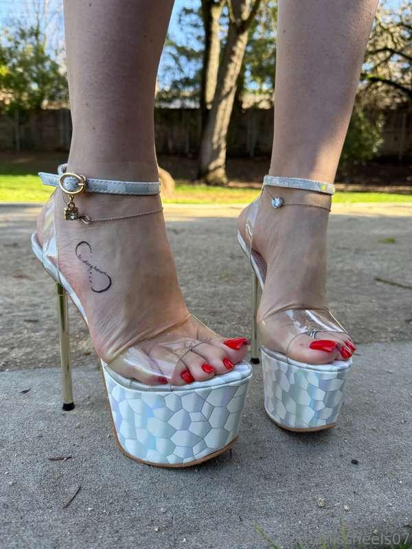 I love my platform heels ❤️