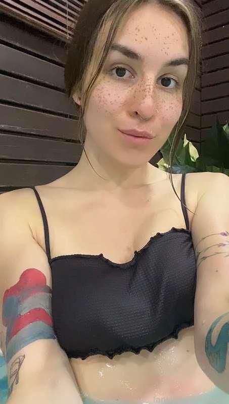Heeey it is my birthday today🥳🎂 Im 22 now😳🎉🎁

#fyp #birthday #cute #spa #tattos