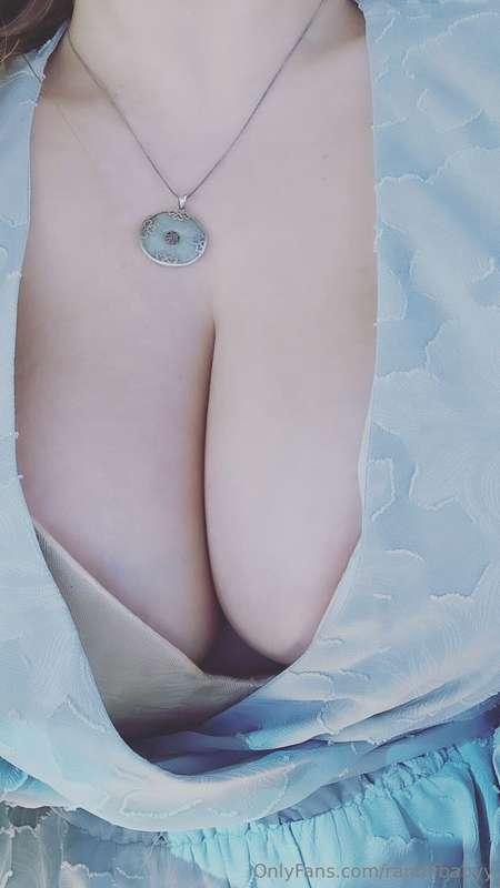 Car boobs