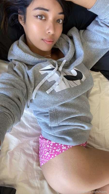 Care to lay down with me 😉🤭