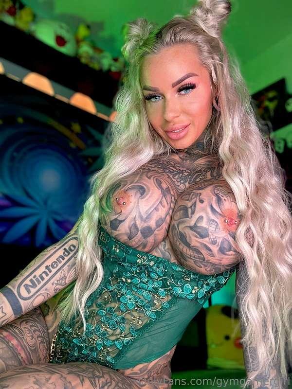 Looking for some fun tonight... care to join me? 😉