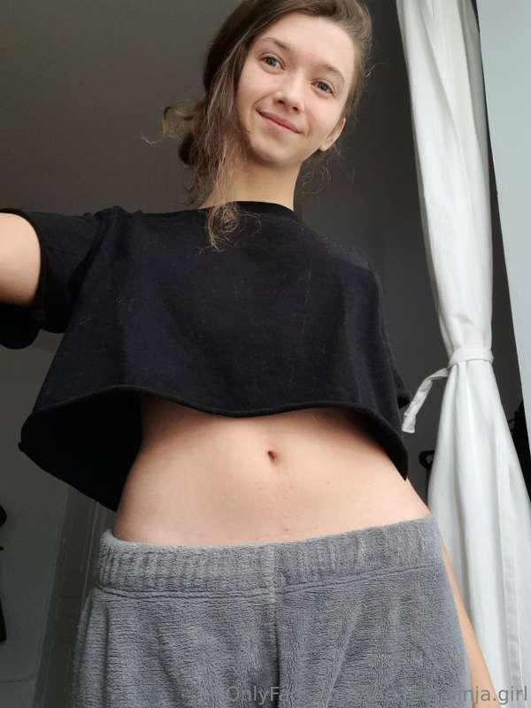 ☝️just a bubbly belly on your wall 
Have a lovely day :)