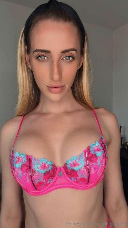 I need ur face on my chest right now 🙄💕