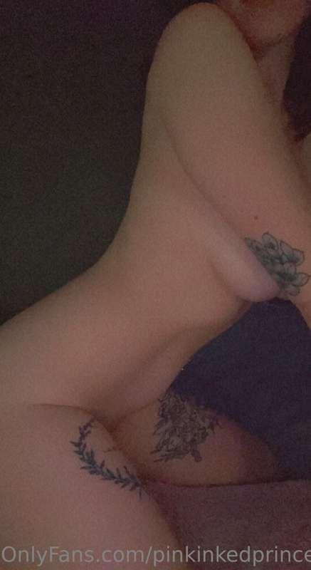 getting bendy in the dark hoping you’ll join me 😏