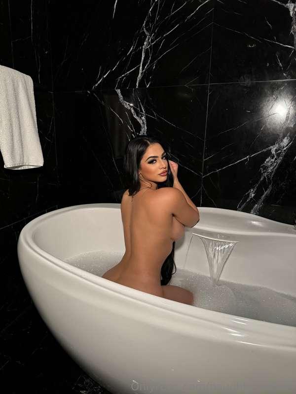 wanna join??😈