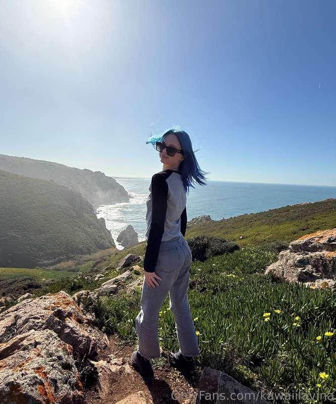 Mountains, sky, freedom and me leaning forward a little 😈The..
