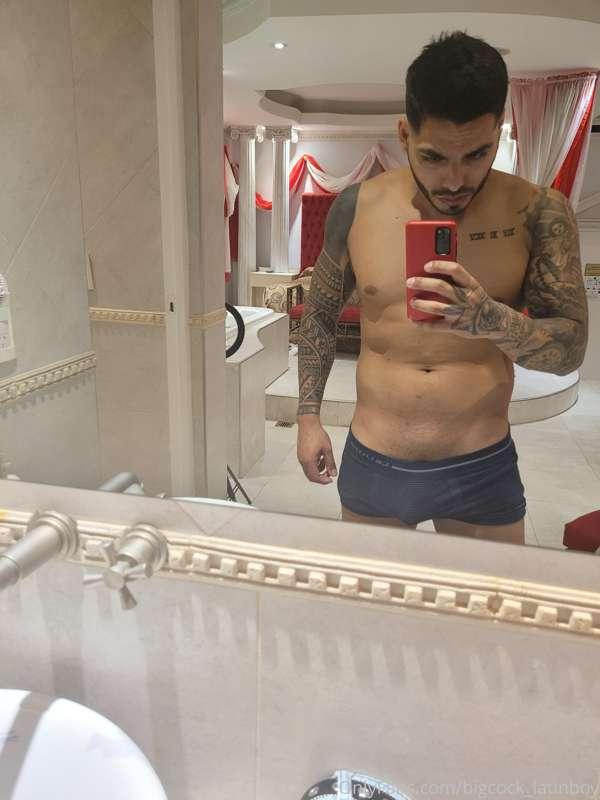 who is available to play tonight with me? 😏