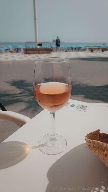 Omg it's so cold, wish I was back in the sun. Xx