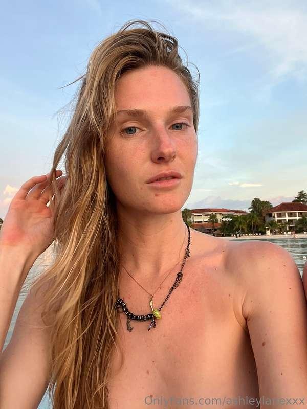 Nothing like being naked on the beach 😍🏝️☀️⛱️