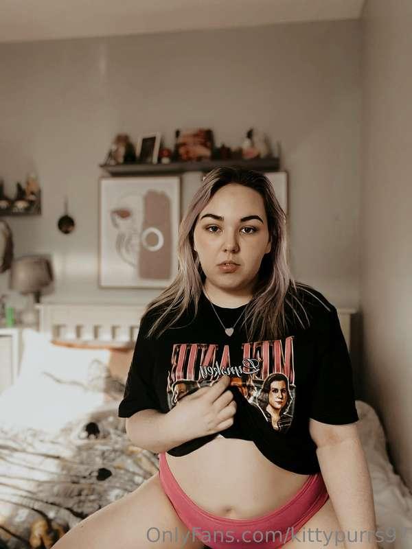 what if you made me cum in my melanie lynskey shirt?
