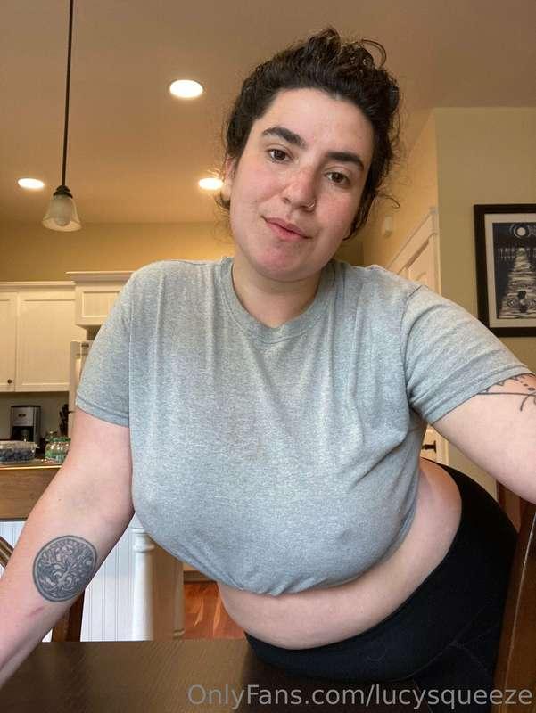 Damn these titties are still hot even in a raggedy t-shirt
