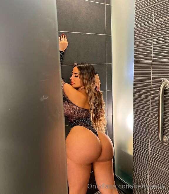 Come here & help me take this off 😏💦