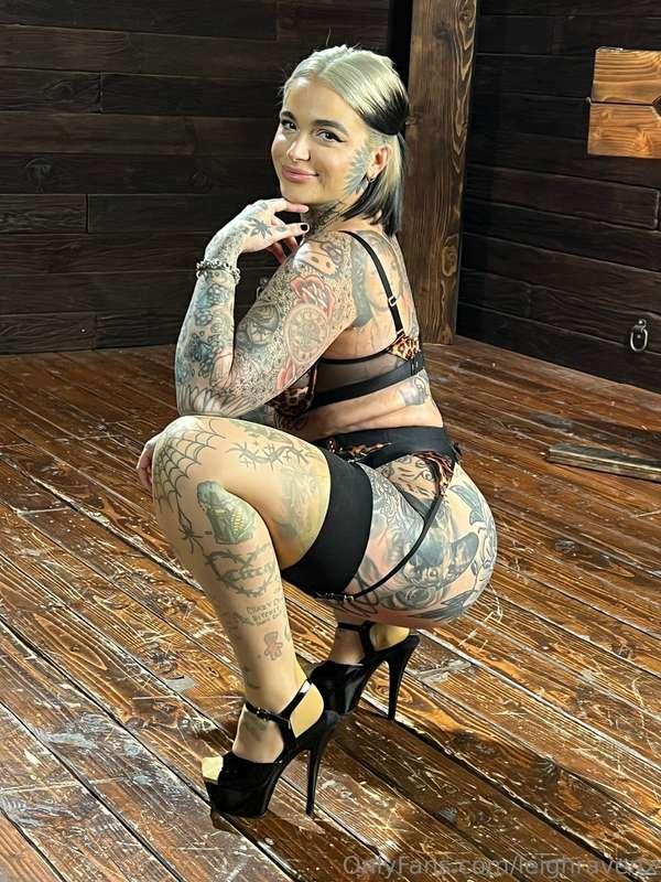 If you’re gonna worship something today, start here🖤