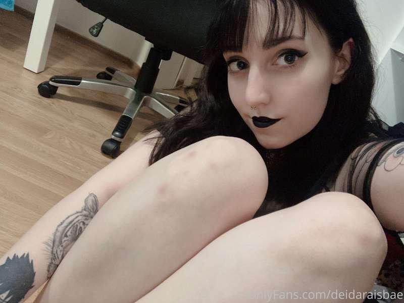 Am I cute with black lipstick? 🖤