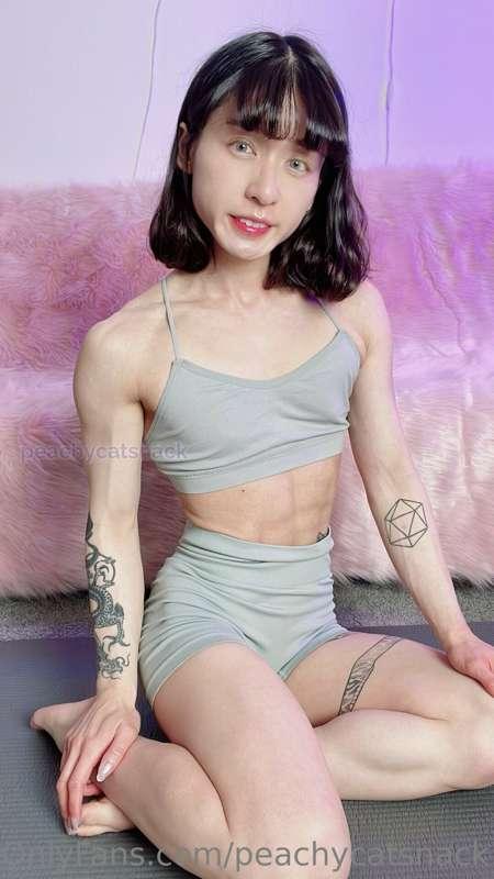 I got some new workout outfits! I hope they aren't too distr..