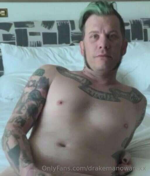 In this candid clip, I lean back and start masturbating whil..