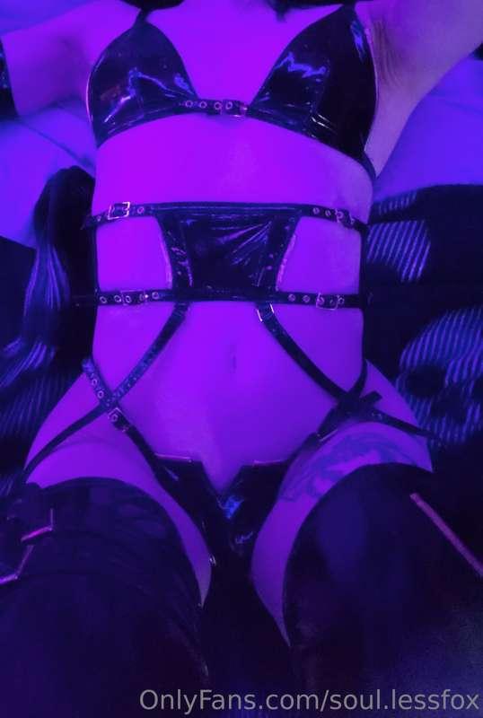 *Insert here*👅