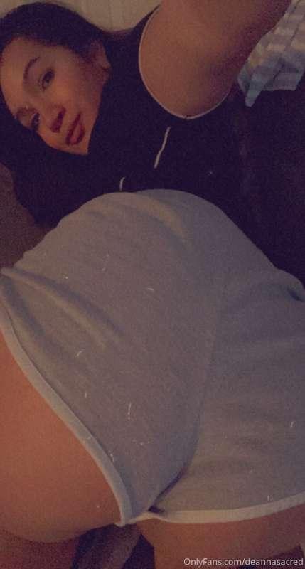 Go ahead stick it in 🍆😈