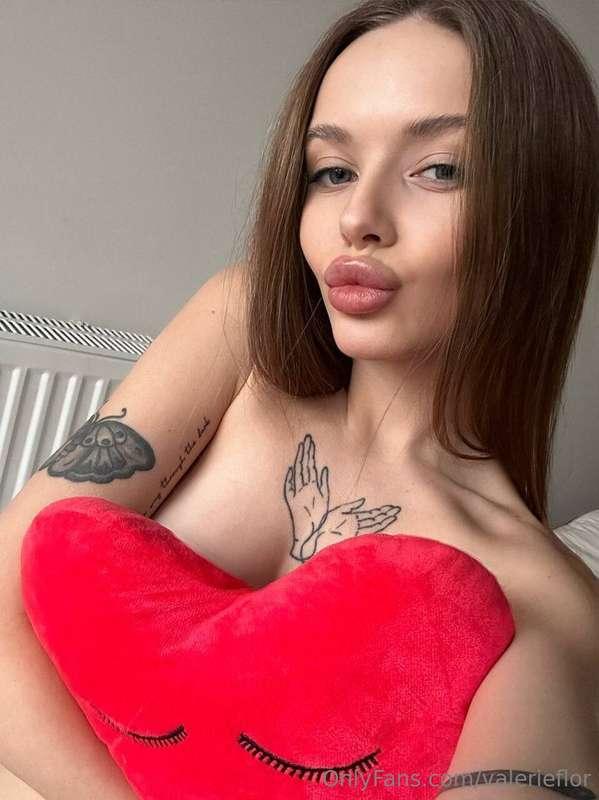 ❤️🍭 Happy valentine's day my dears ❤️🍭  I want to give you p..