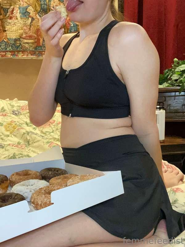 When one of your fans has an idea to feed you a dozen donuts..