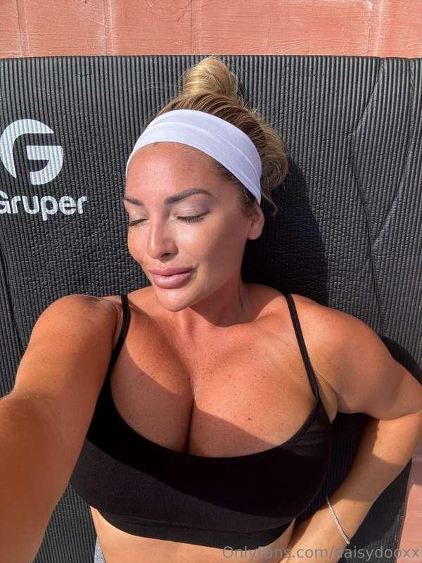I done a little Pilates class on my roof today! Shall I film..