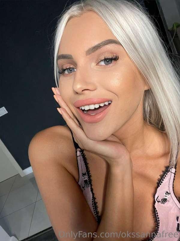 swipe for a big kiss 😘😘😘