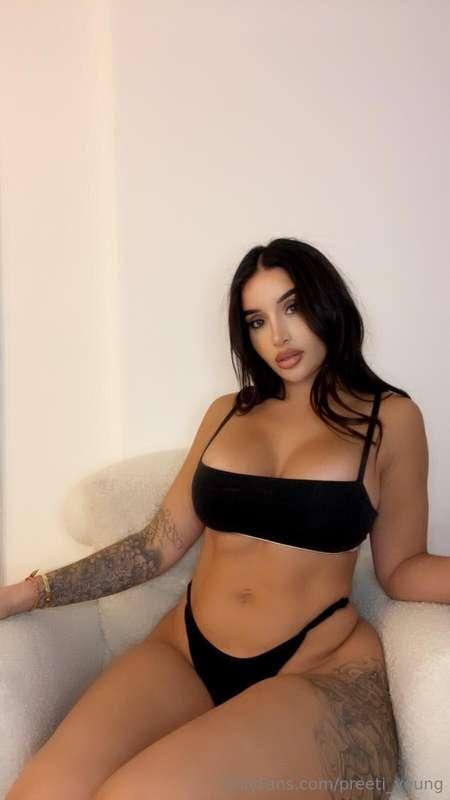 Tell me you live to serve this pussy 