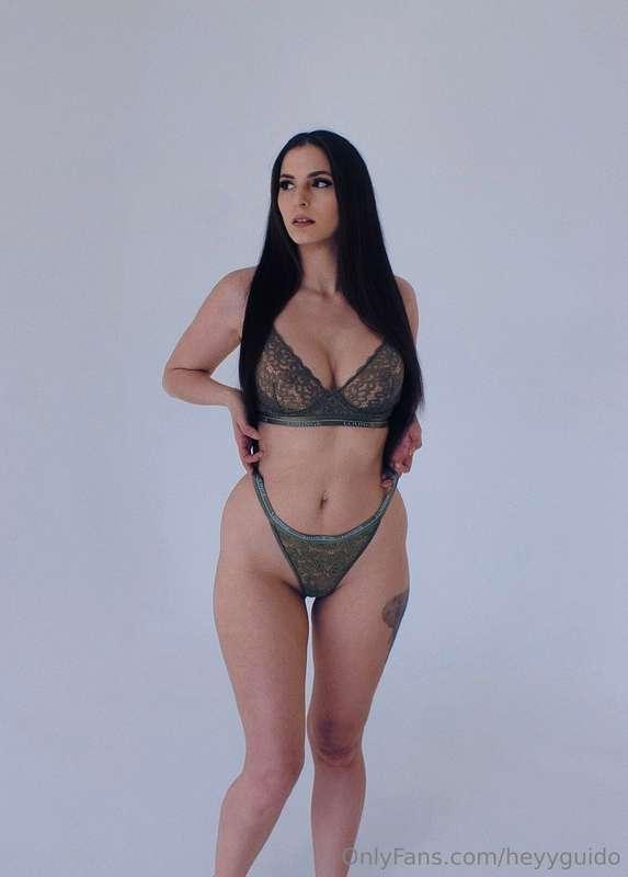Hips for days