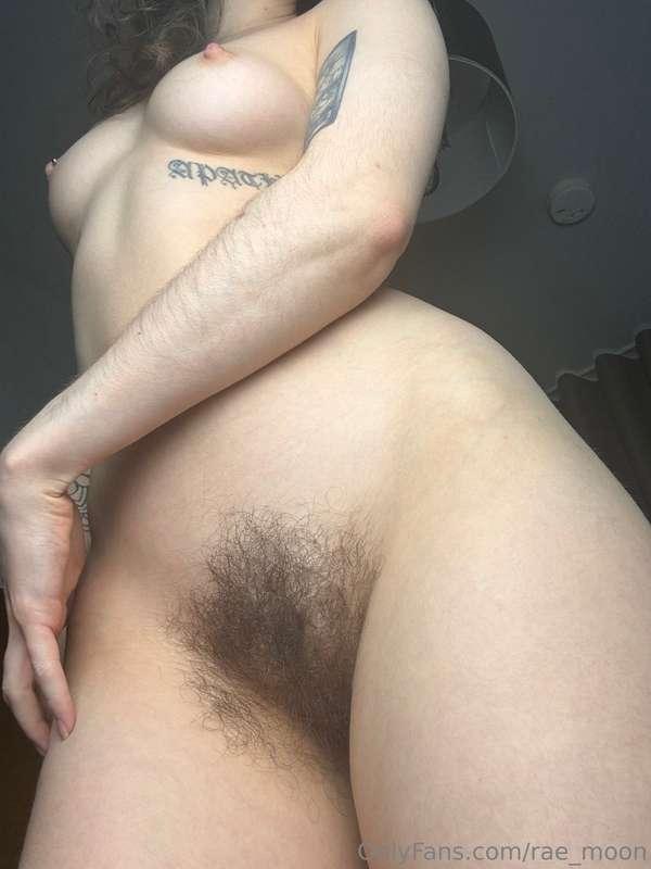 Perky tits, hairy arms and a fluffy bush 🌸