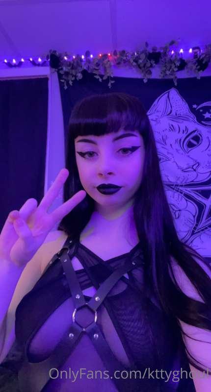 do you like selfies like these ones? ;3