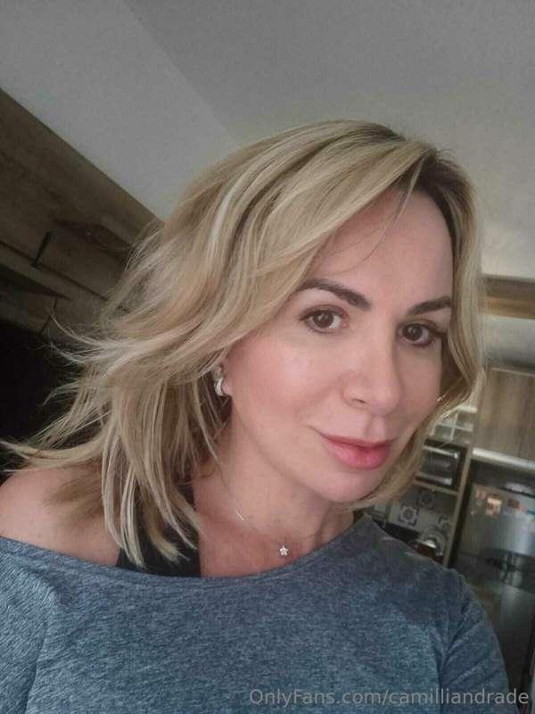 I'm just a woman and I need orgasms!

Sou uma mulher apenas ..