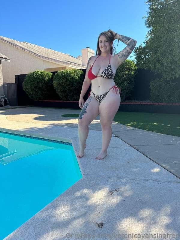 Pool Day☀️