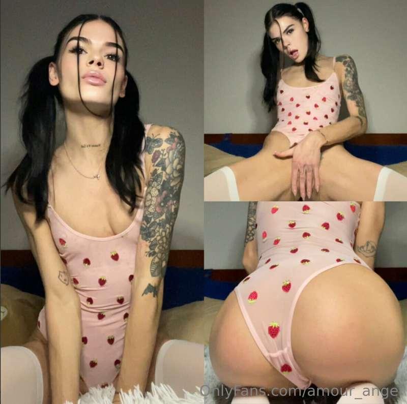 Crazy beauty @demigold_official 😻 Dick tamer 🙈Hottie with ex..