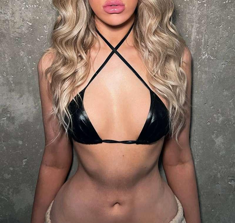i need your hands and mouth all over my body 🤤😈