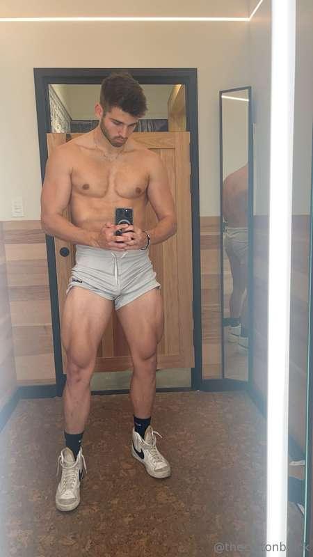 I usually don’t wear underwear 😈