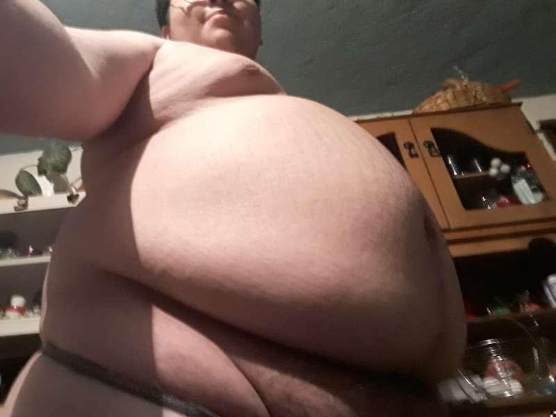 John showing off his fatness!