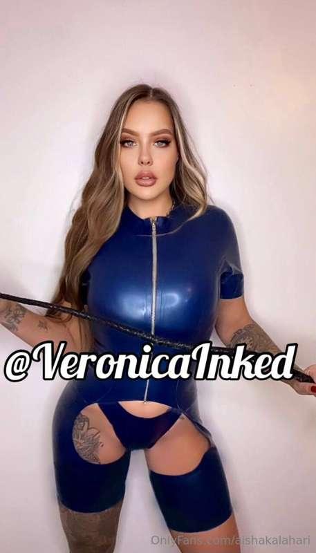 Goddess VeronicaInked is a mean Dom, cuckoldress and explict..