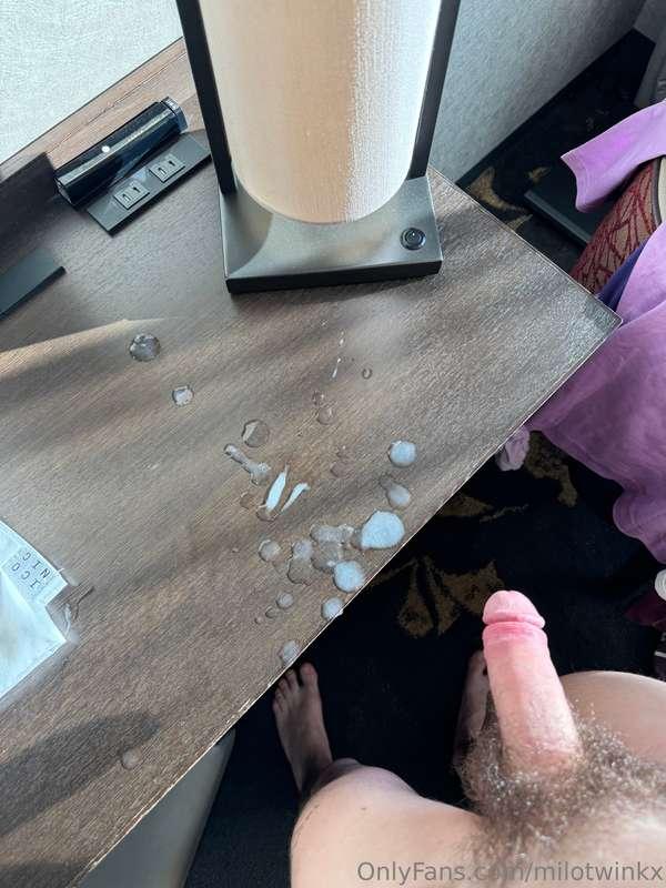 😱 Whoops, I think I need some help cleaning up this mess 😏