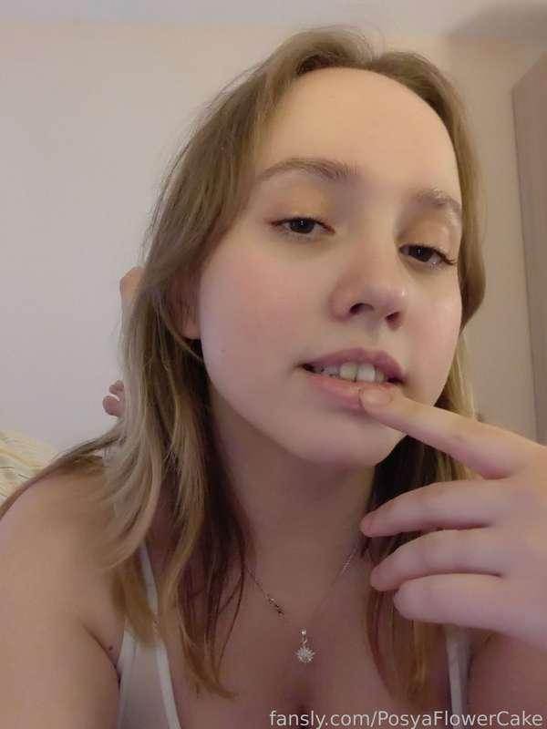 Do you want to taste my lips?


#fyp #blonde #bbw #curvy #daddysgirl #ddlg #natural #cute #lips #babyface #sweet