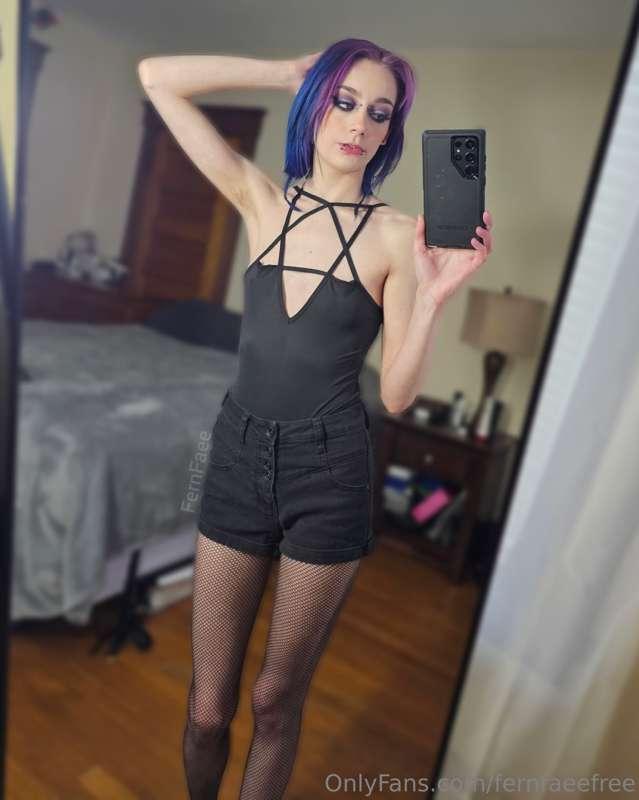 I love this bodysuit that someone got me from my wishlist 🥰