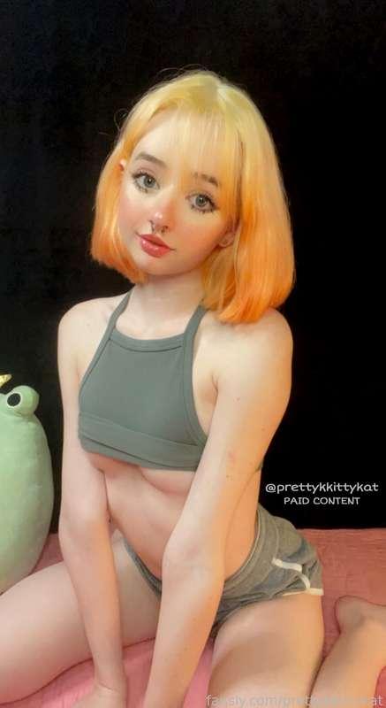 Do you wanna pull on my blonde hair? 
#fyp #egirl #BleachedBabe