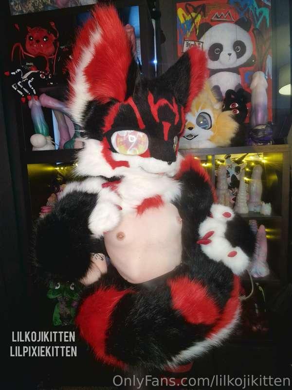 Some micro titties for you ❤️🖤 Last picture is Koji in greml..