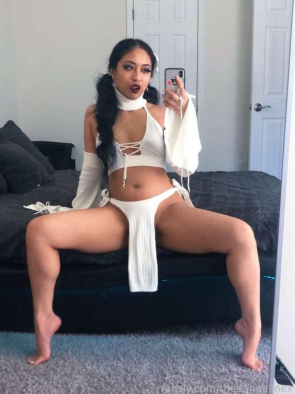 theeangelinex image #2